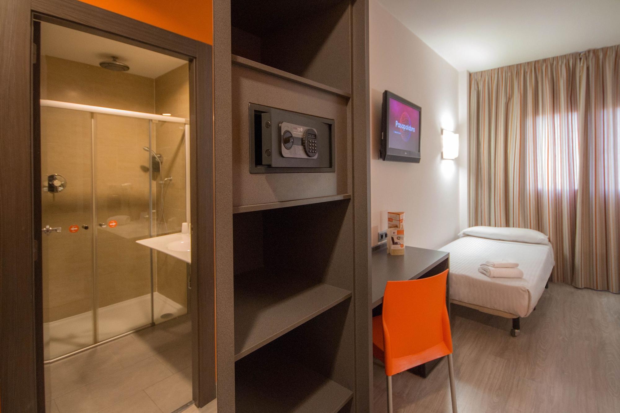 H2 Fuenlabrada Hotel Bagian luar foto