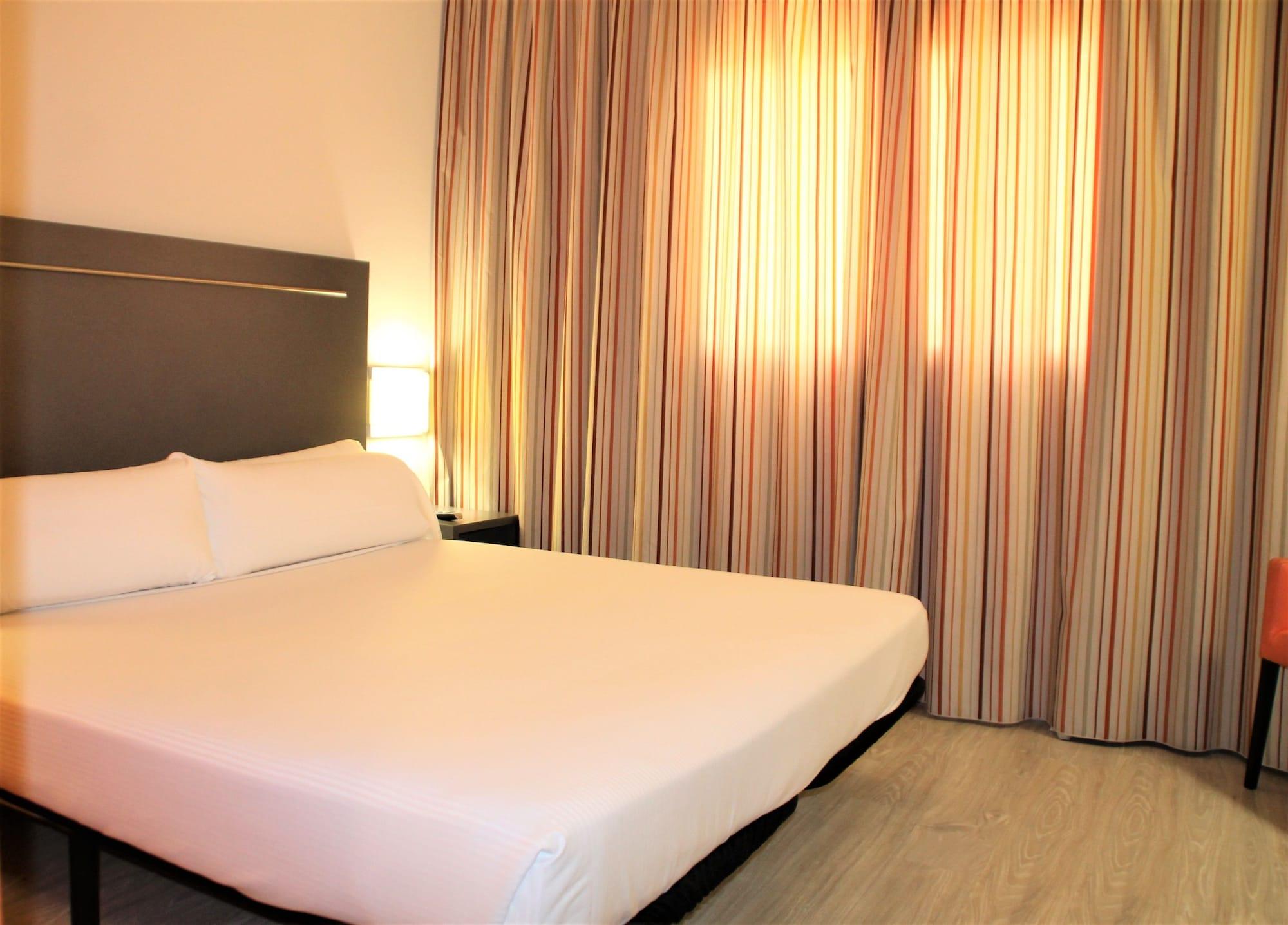 H2 Fuenlabrada Hotel Bagian luar foto