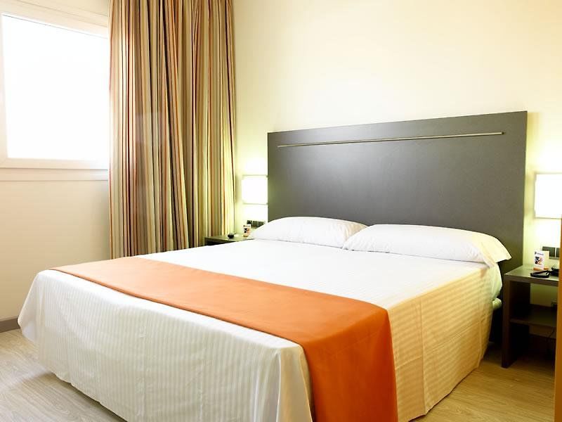 H2 Fuenlabrada Hotel Bagian luar foto