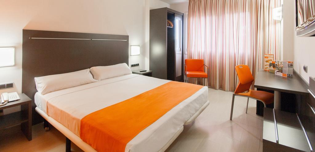 H2 Fuenlabrada Hotel Bagian luar foto