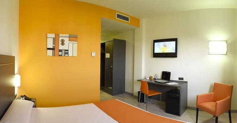H2 Fuenlabrada Hotel Bagian luar foto