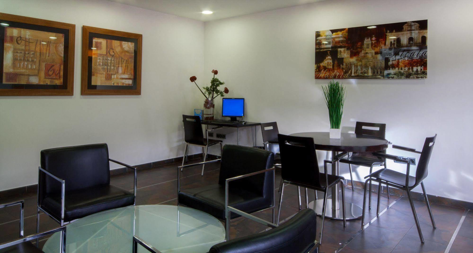 H2 Fuenlabrada Hotel Bagian luar foto