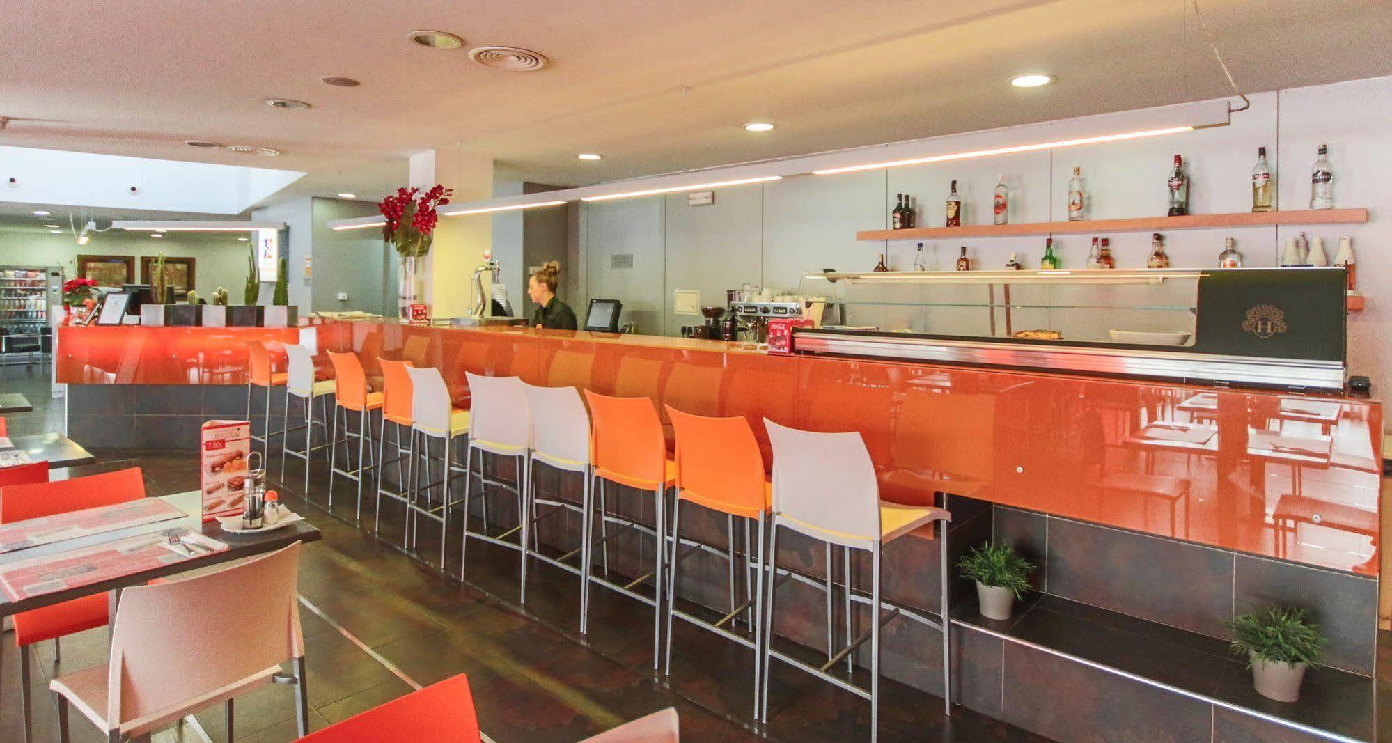 H2 Fuenlabrada Hotel Bagian luar foto