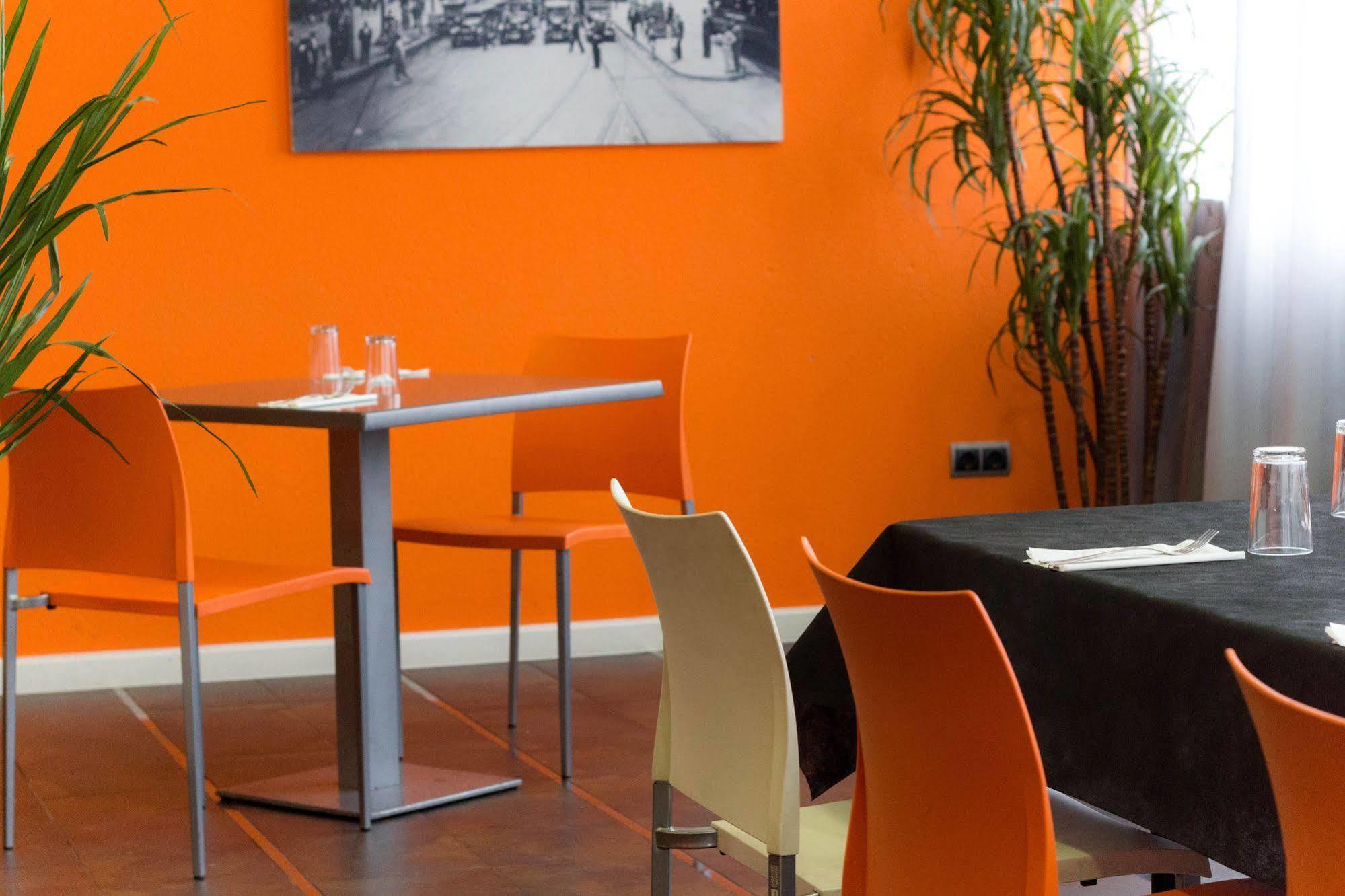 H2 Fuenlabrada Hotel Bagian luar foto
