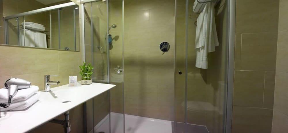 H2 Fuenlabrada Hotel Bagian luar foto